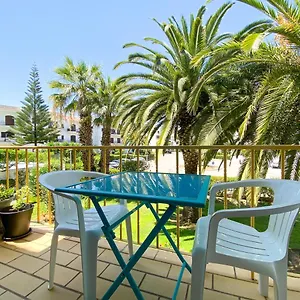 Charmoso Em Zona Calma Com Piscina #1879 Apartamento